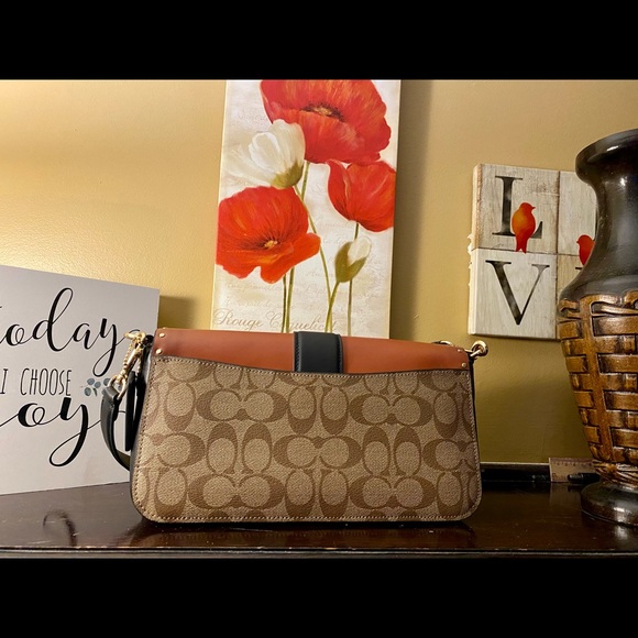 Coach Georgie Handbag - Picture 4 of 15